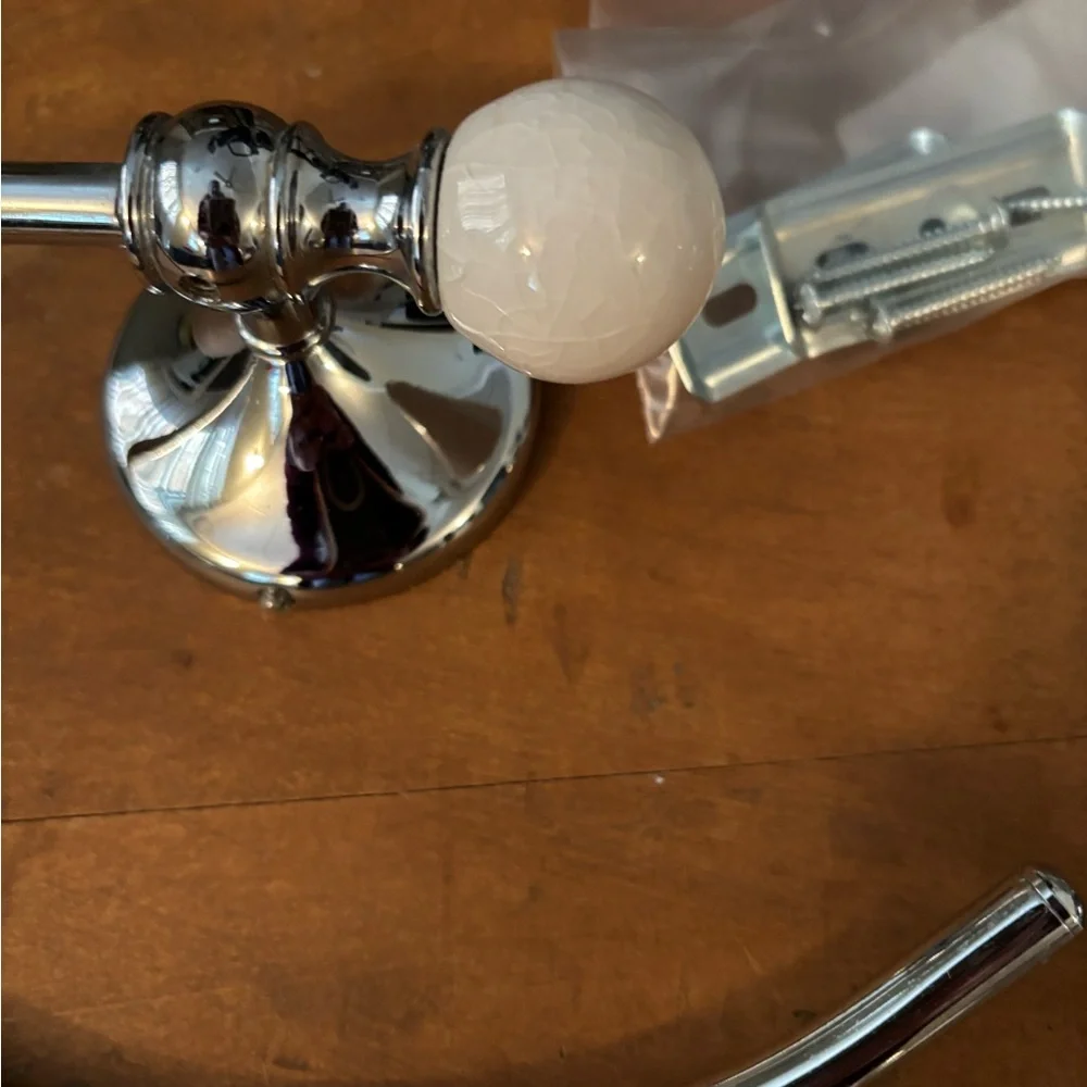 Set of 2 chrome towel rings with white ball